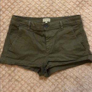 Lou & Grey Olive khaki shorts